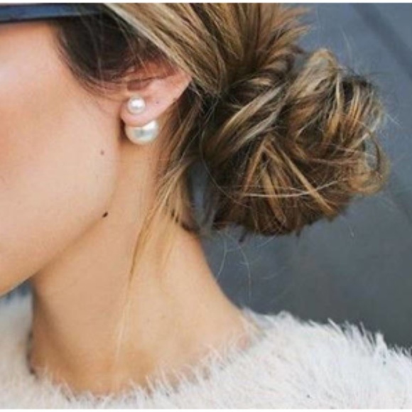 Chic! Pearl DOUBLE BALL Earrings Minimalist Stud - Picture 1 of 4